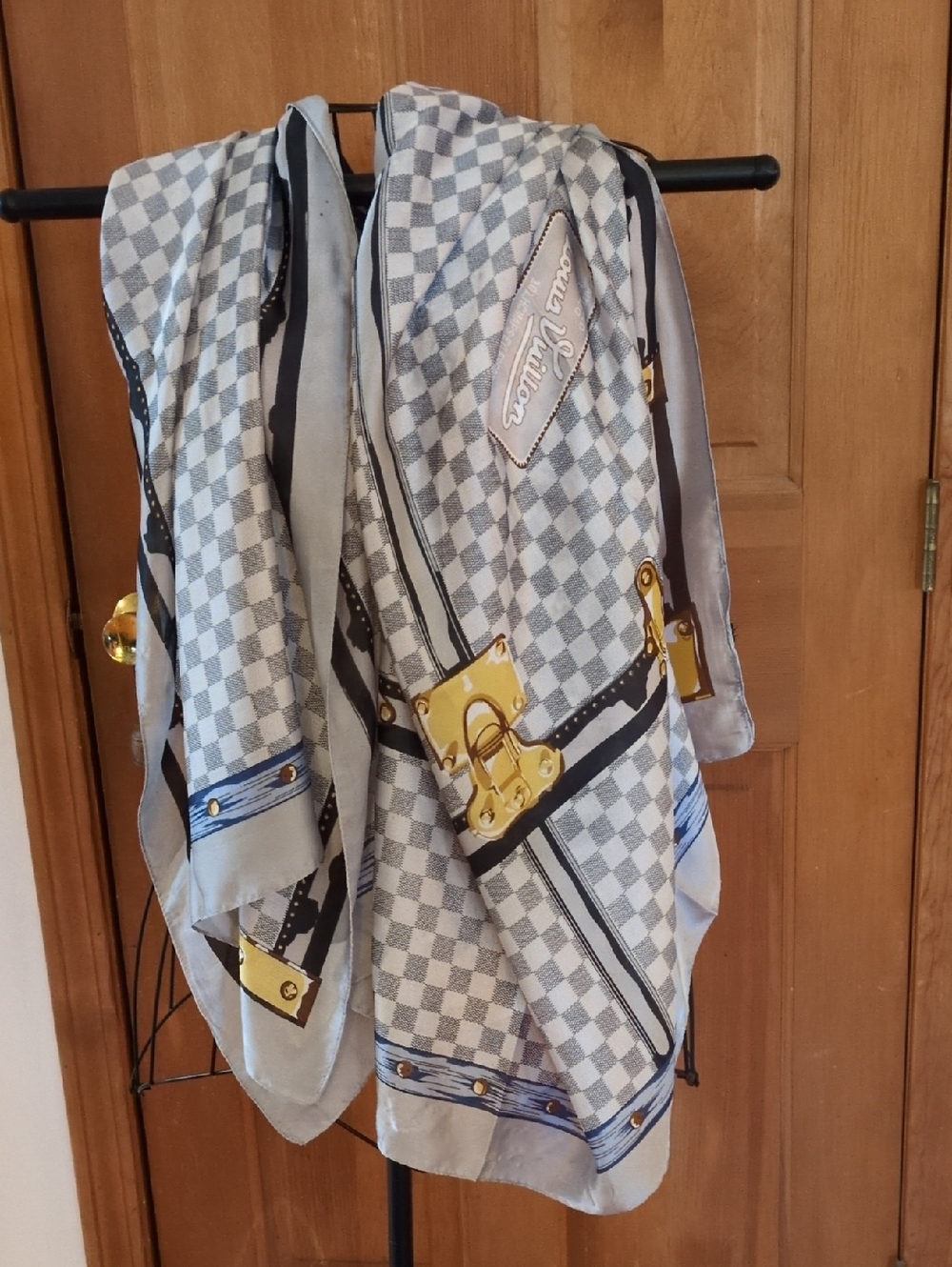 Andantino Gray Checkered Fashion Trunk Scarf with Gold Hardware Print